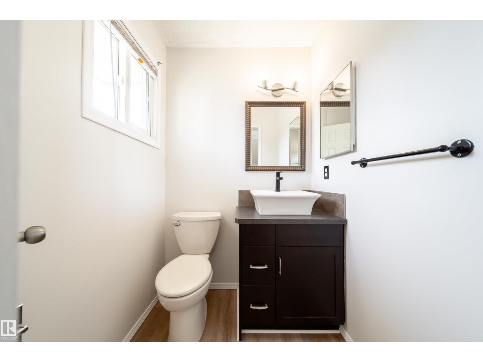 Photo 5 of 13867 24 Street Nw, Edmonton AB