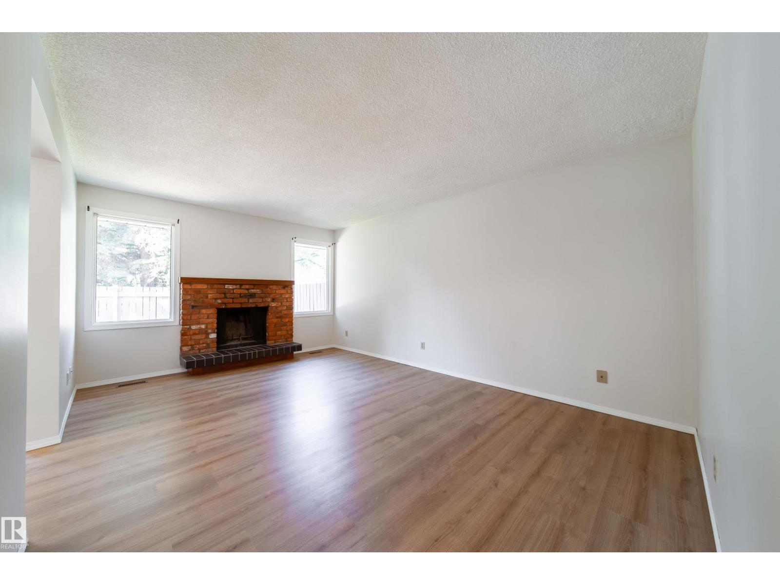 Photo 6 of 13867 24 Street Nw, Edmonton AB