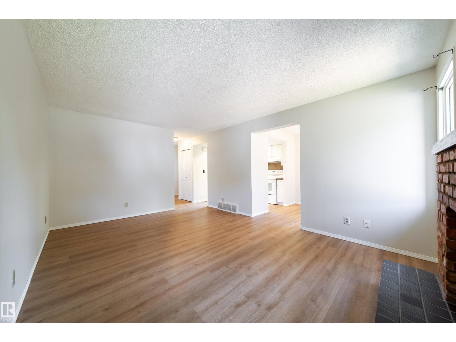 Photo 8 of 13867 24 Street Nw, Edmonton AB