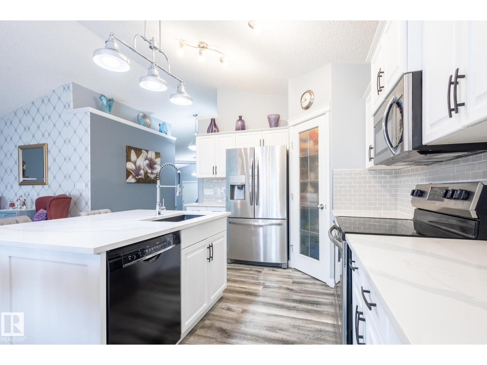 Photo 10 of 124 Newcastle Cr, Sherwood Park AB
