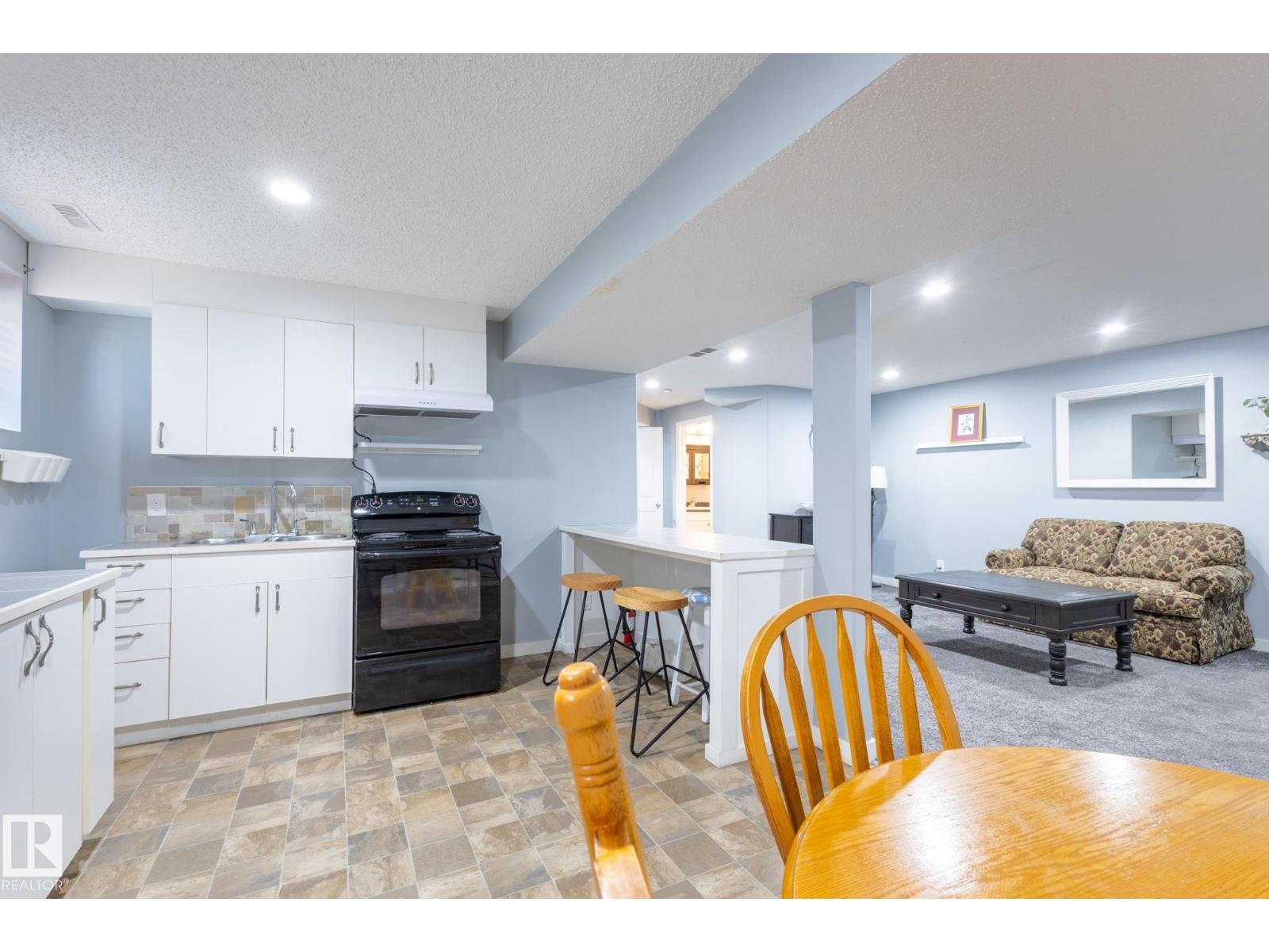 Photo 38 of 124 Newcastle Cr, Sherwood Park AB