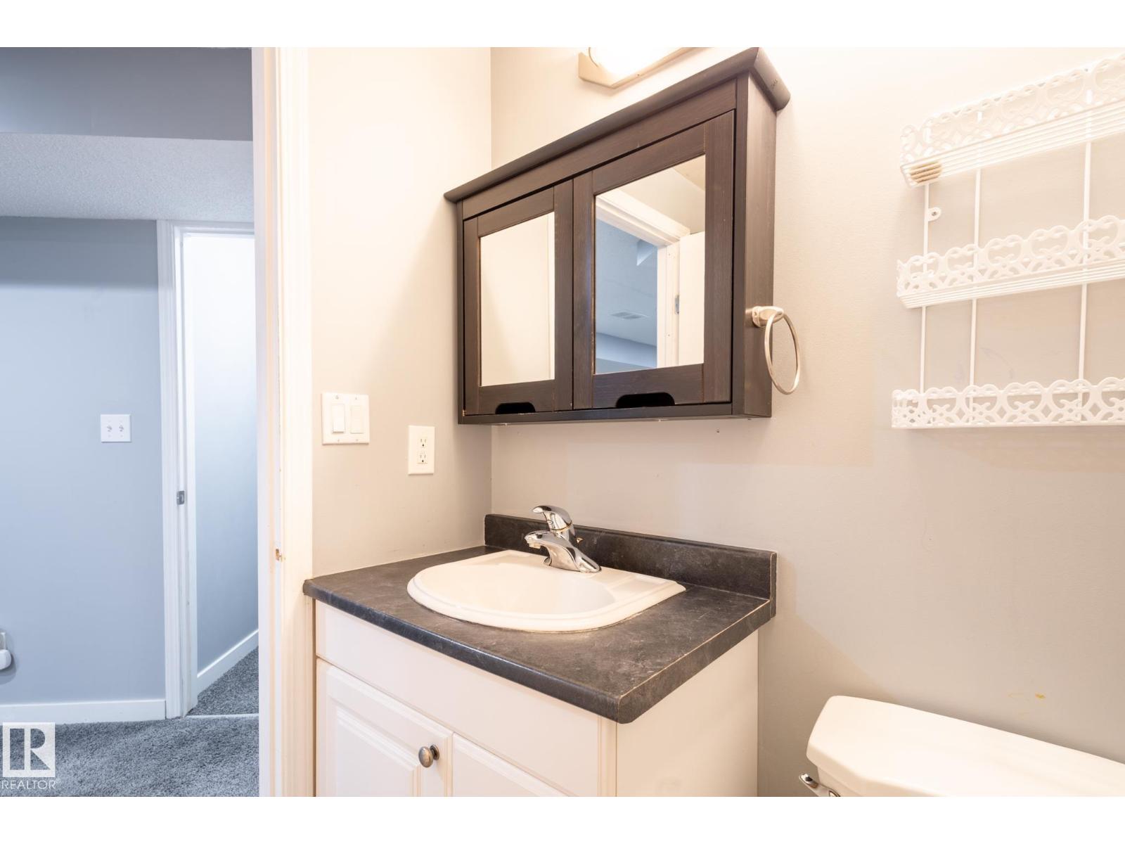 Photo 41 of 124 Newcastle Cr, Sherwood Park AB