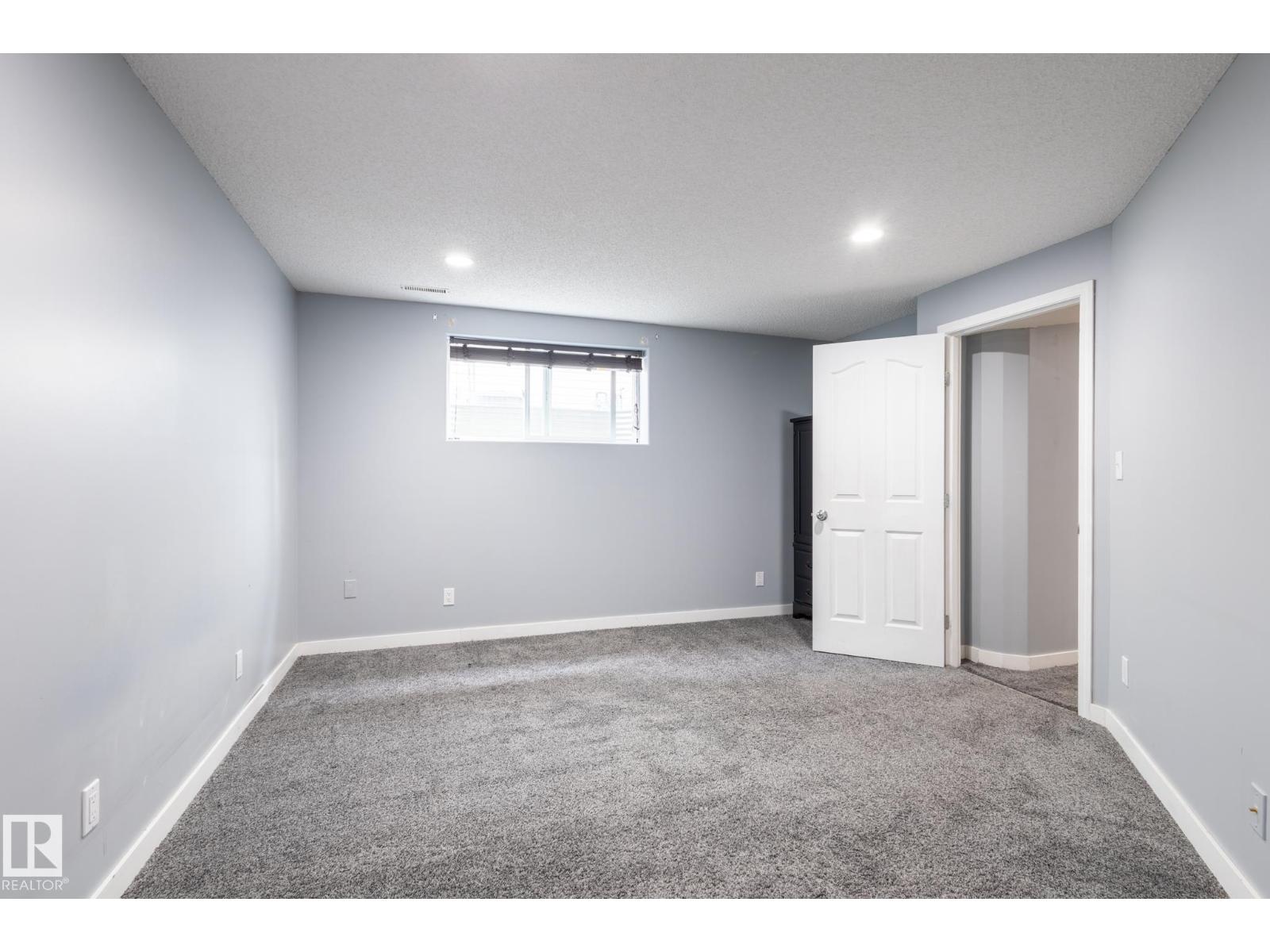 Photo 44 of 124 Newcastle Cr, Sherwood Park AB