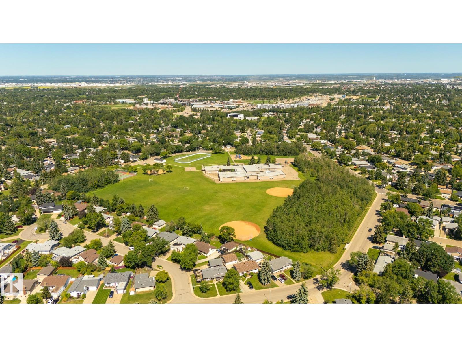Photo 53 of 124 Newcastle Cr, Sherwood Park AB