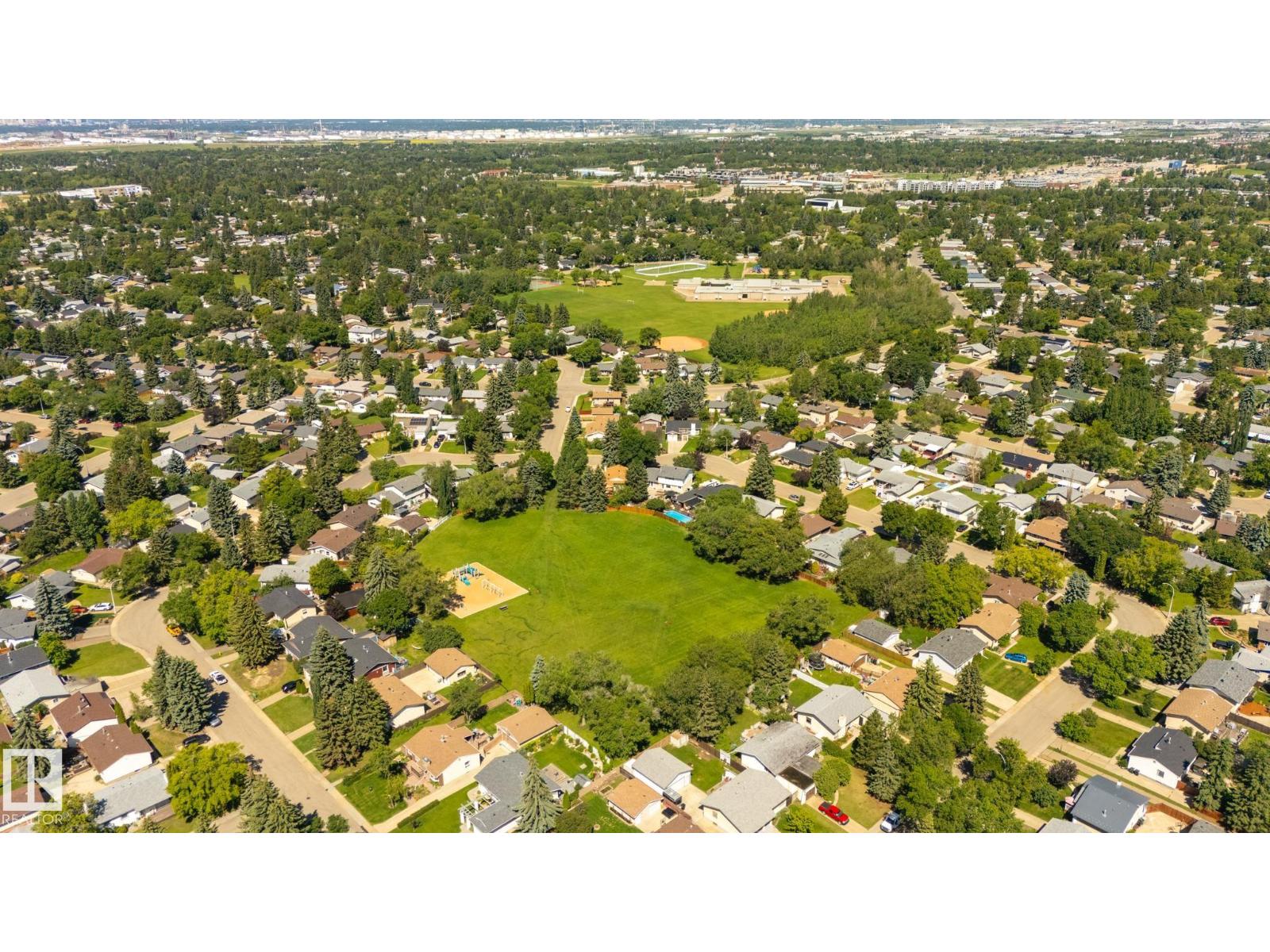 Photo 55 of 124 Newcastle Cr, Sherwood Park AB
