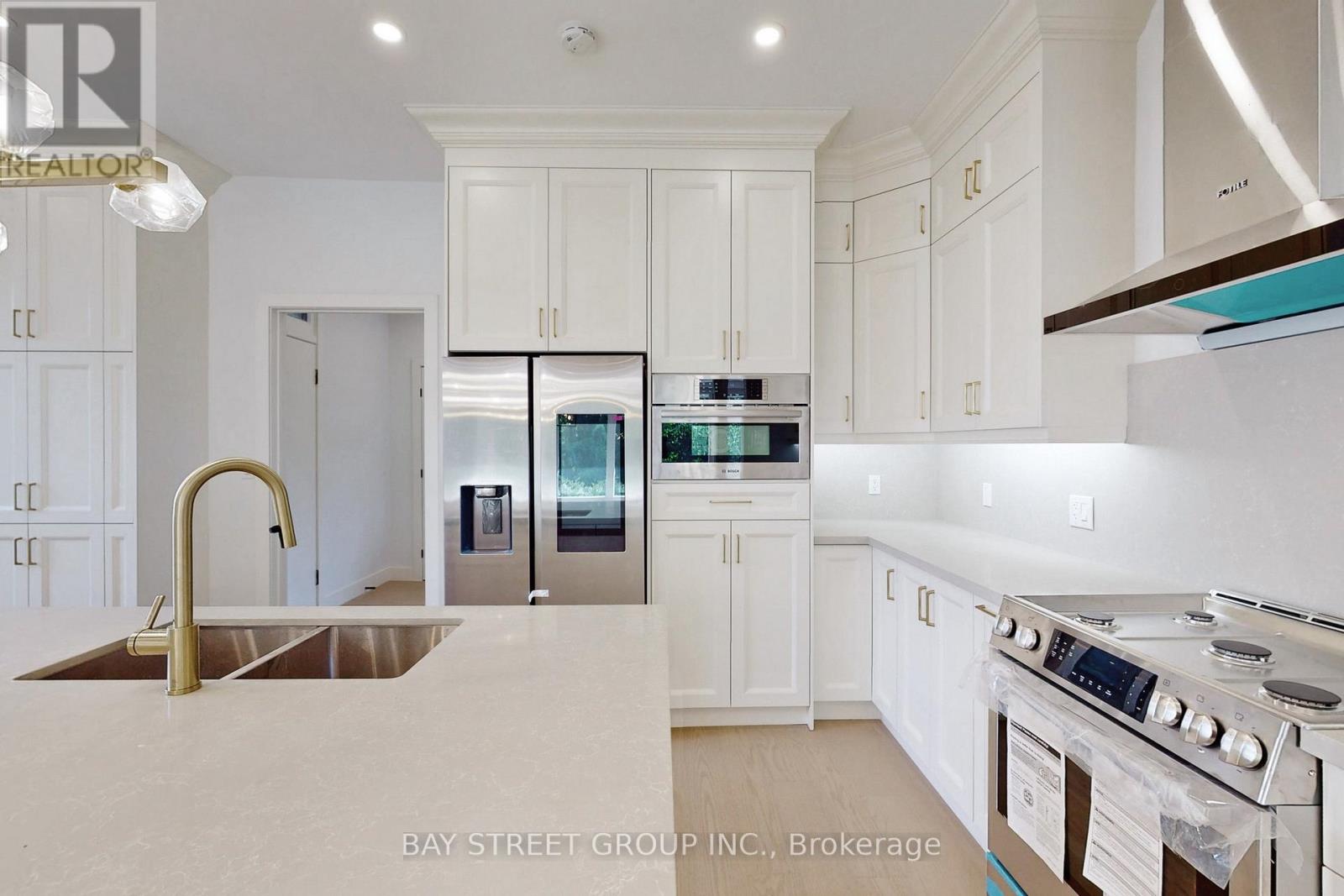 Photo 12 of 40 Fifeshire Road, Toronto ON
