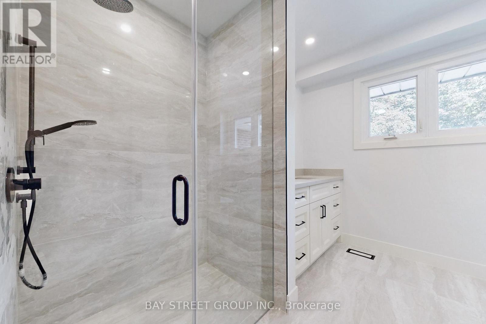 Photo 19 of 40 Fifeshire Road, Toronto ON
