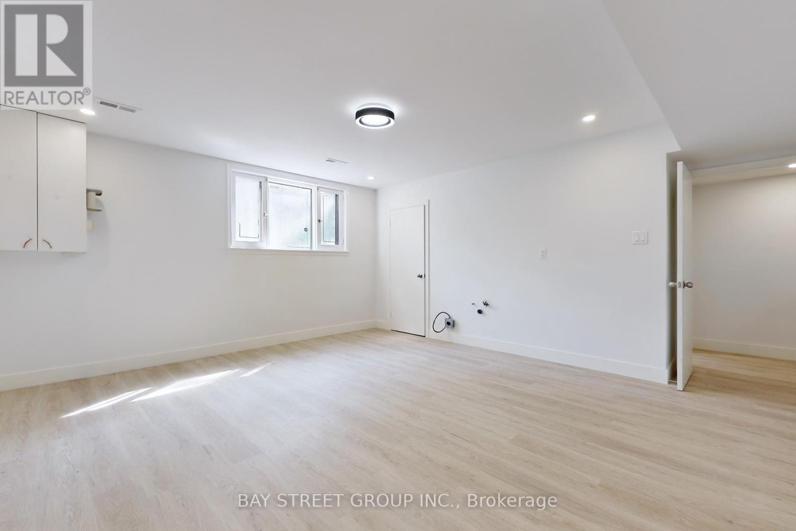 Photo 27 of 40 Fifeshire Road, Toronto ON
