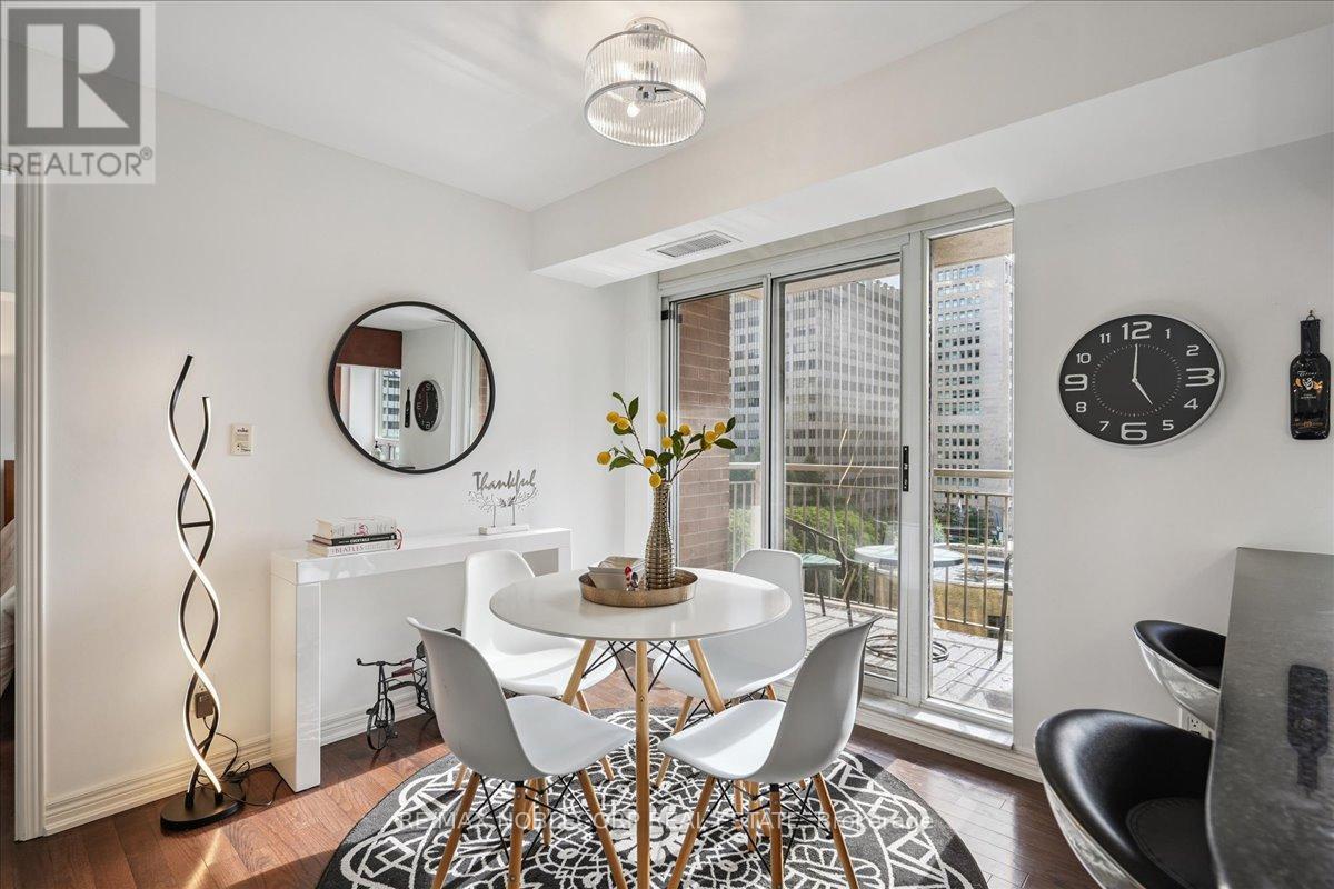 Photo 19 of 1001 60 St Clair Avenue W, Toronto ON