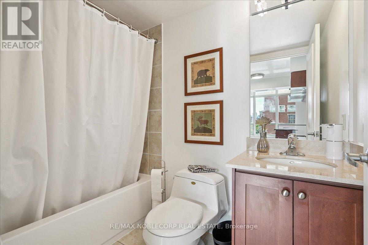 Photo 23 of 1001 60 St Clair Avenue W, Toronto ON
