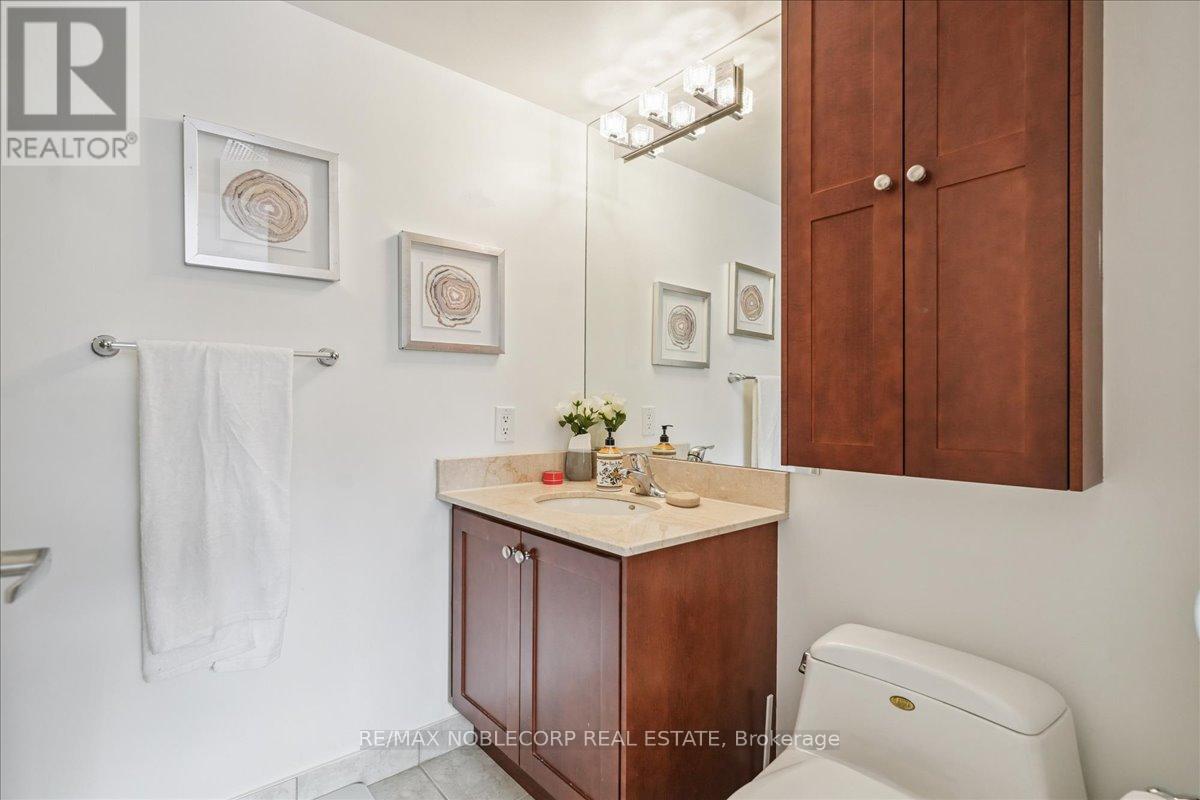 Photo 30 of 1001 60 St Clair Avenue W, Toronto ON