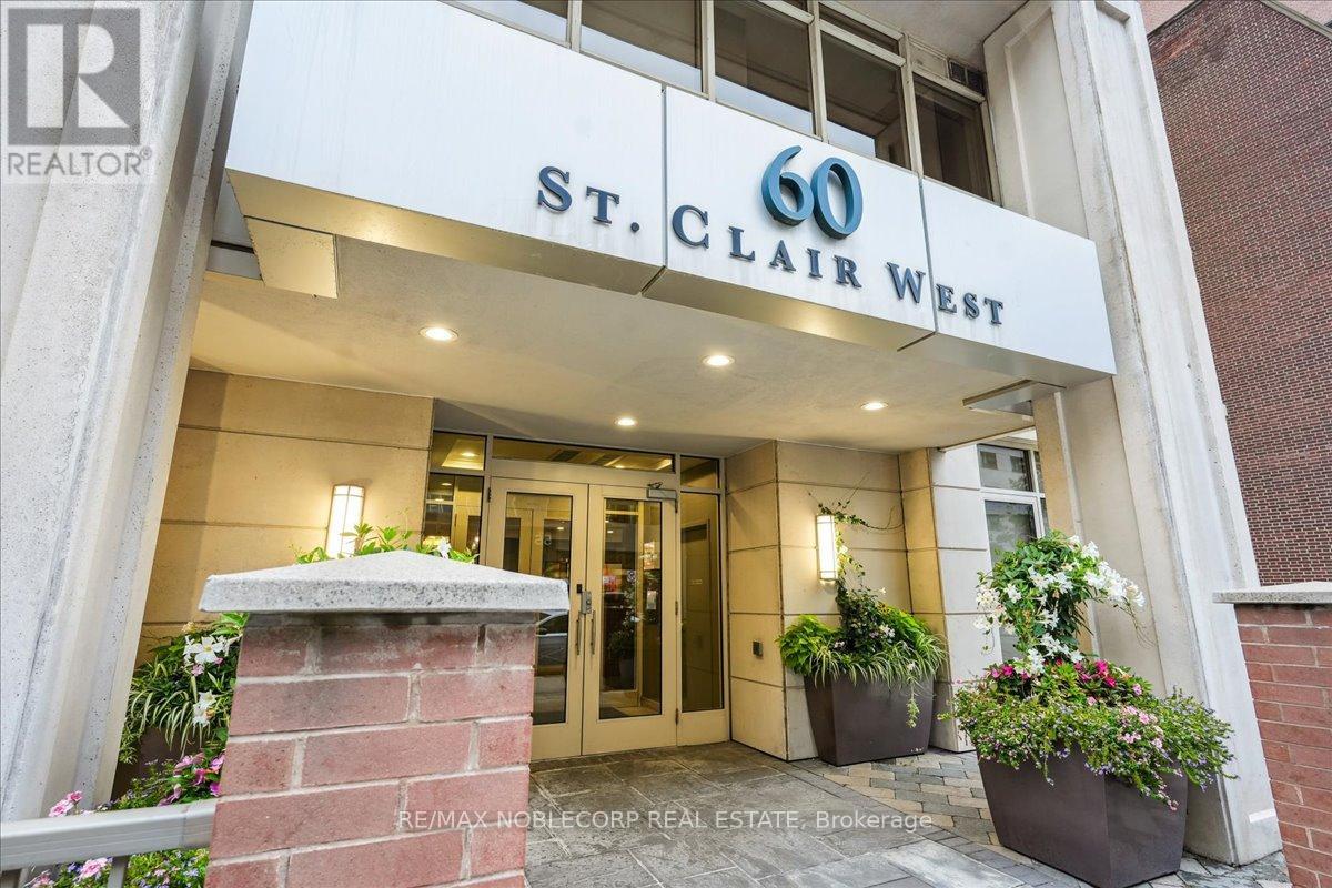 Photo 4 of 1001 60 St Clair Avenue W, Toronto ON