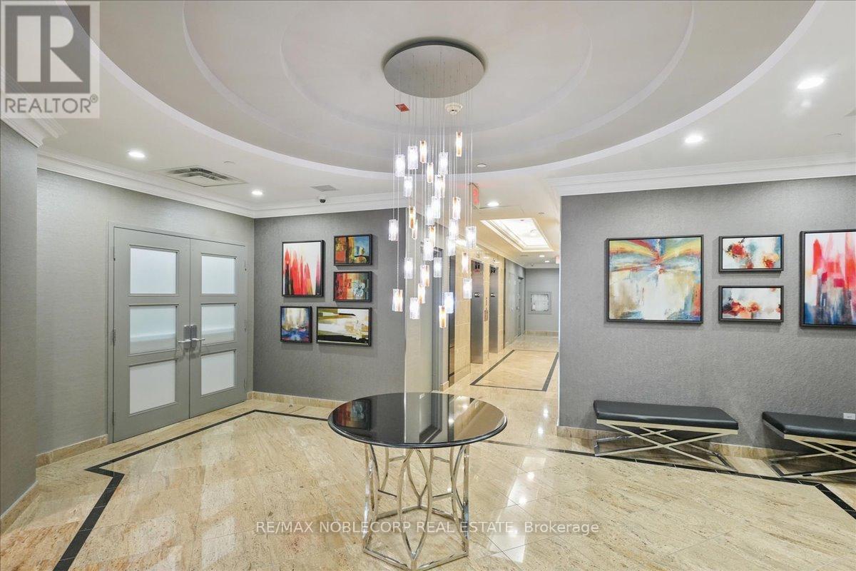 Photo 5 of 1001 60 St Clair Avenue W, Toronto ON