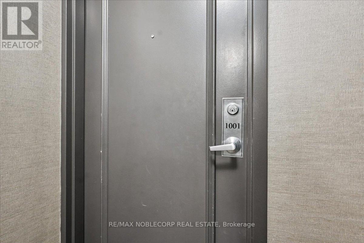 Photo 6 of 1001 60 St Clair Avenue W, Toronto ON