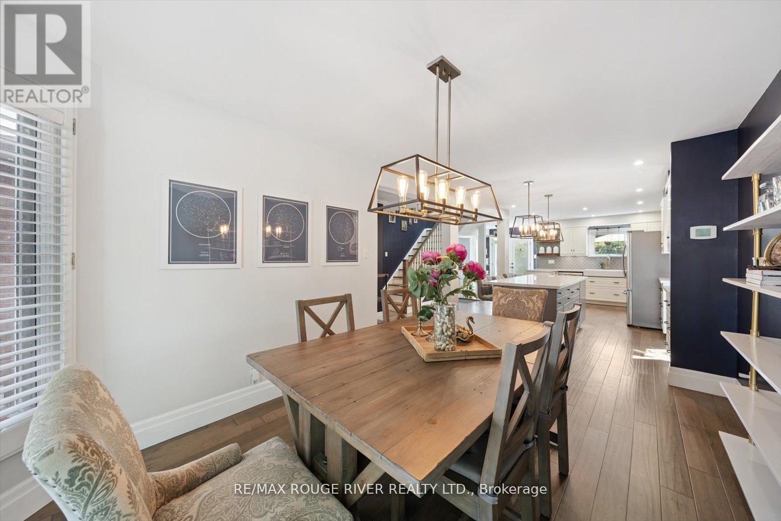 Photo 10 of 17 Houghton Court, Whitby ON