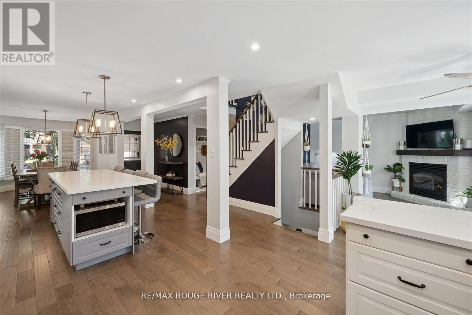 Photo 17 of 17 Houghton Court, Whitby ON
