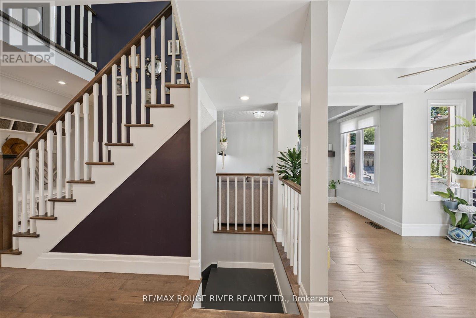 Photo 24 of 17 Houghton Court, Whitby ON