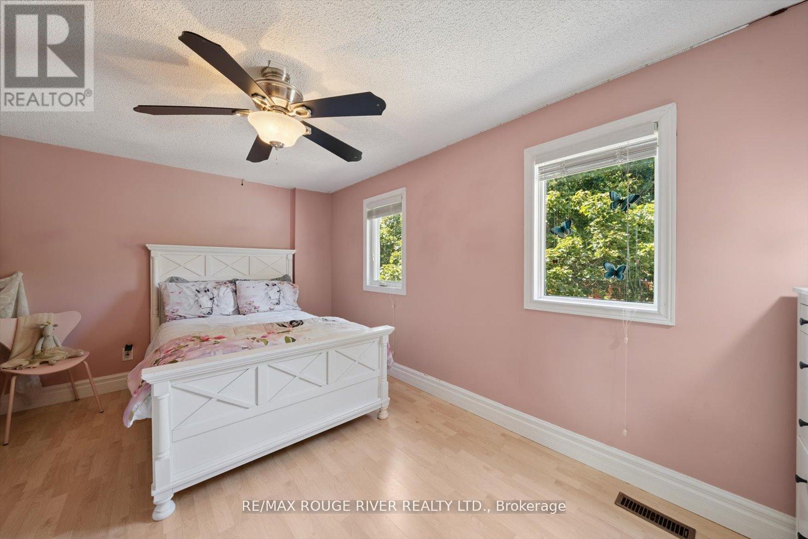 Photo 34 of 17 Houghton Court, Whitby ON