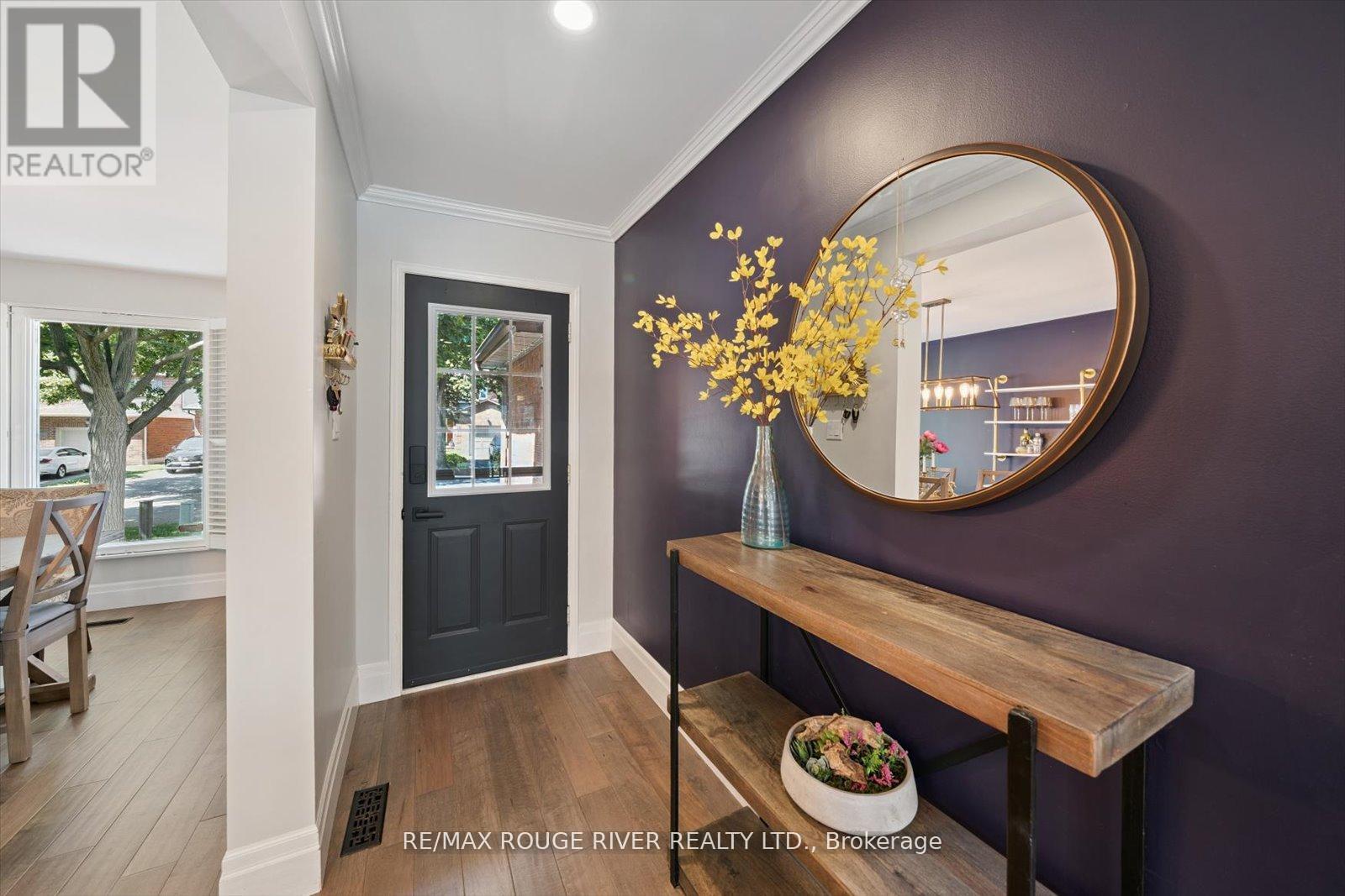 Photo 6 of 17 Houghton Court, Whitby ON