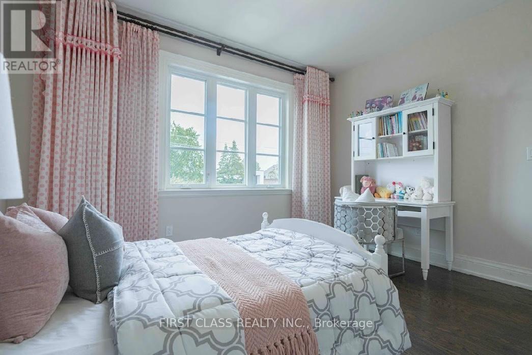 Photo 26 of 25 Dresden Road, Toronto ON