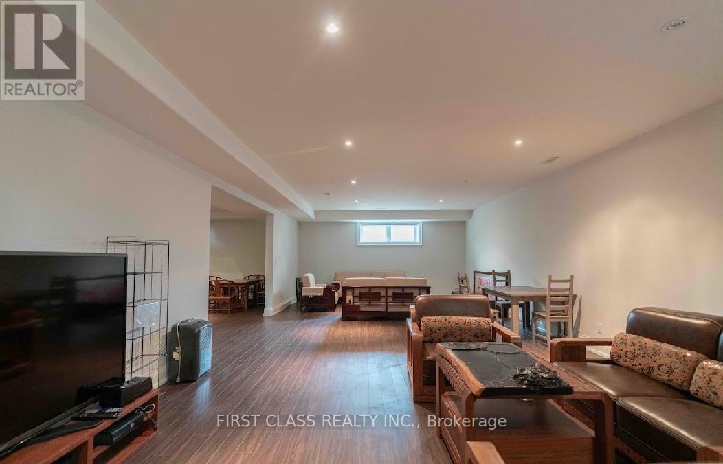 Photo 32 of 25 Dresden Road, Toronto ON