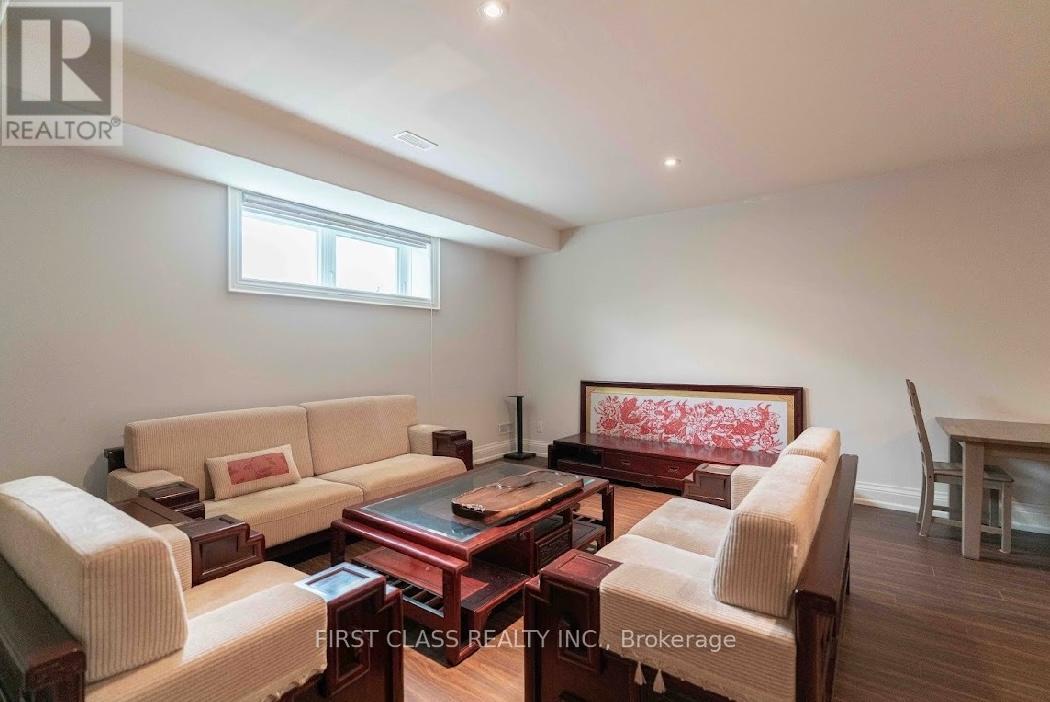 Photo 31 of 25 Dresden Road, Toronto ON