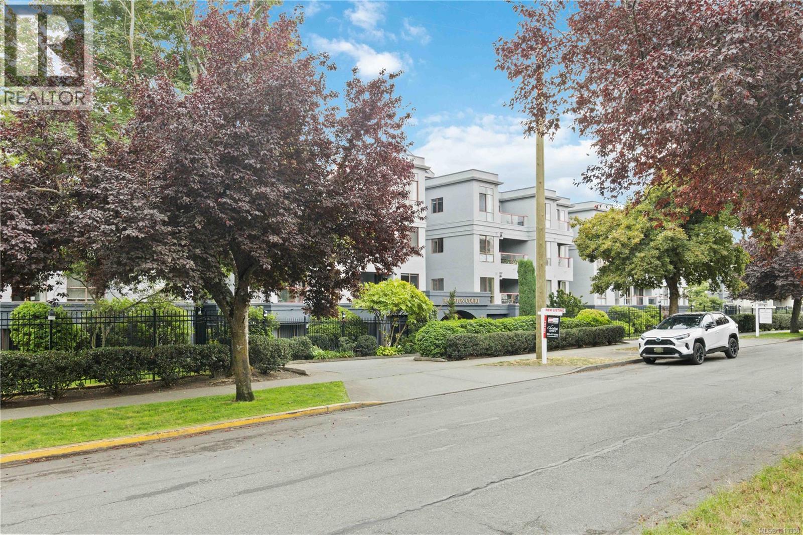 Photo 39 of 404 545 Manchester Rd, Victoria BC