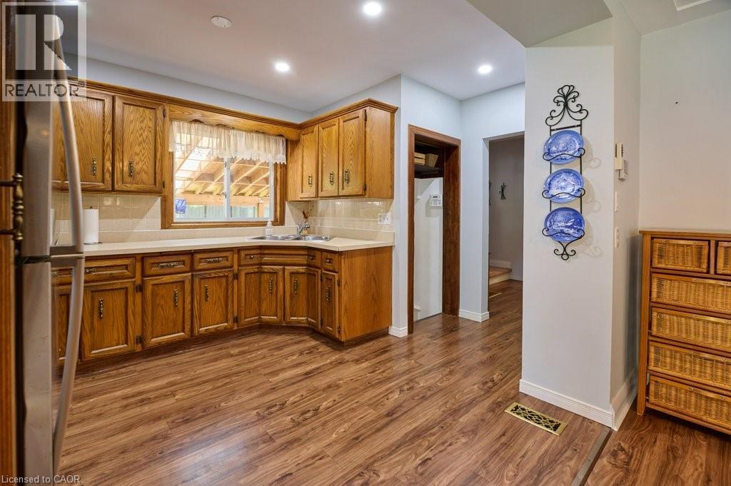 Photo 24 of 120 Wood Street, Kitchener ON