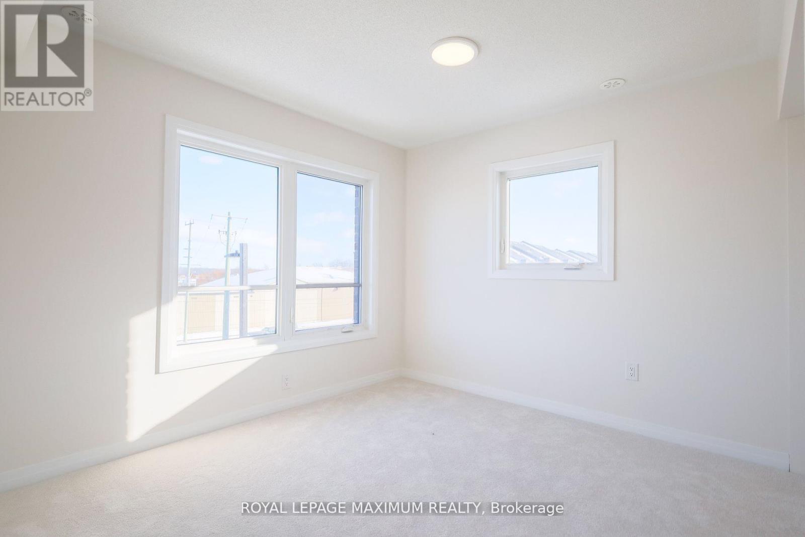 Photo 18 of 1 11 Baynes Way N, Bradford West Gwillimbury ON