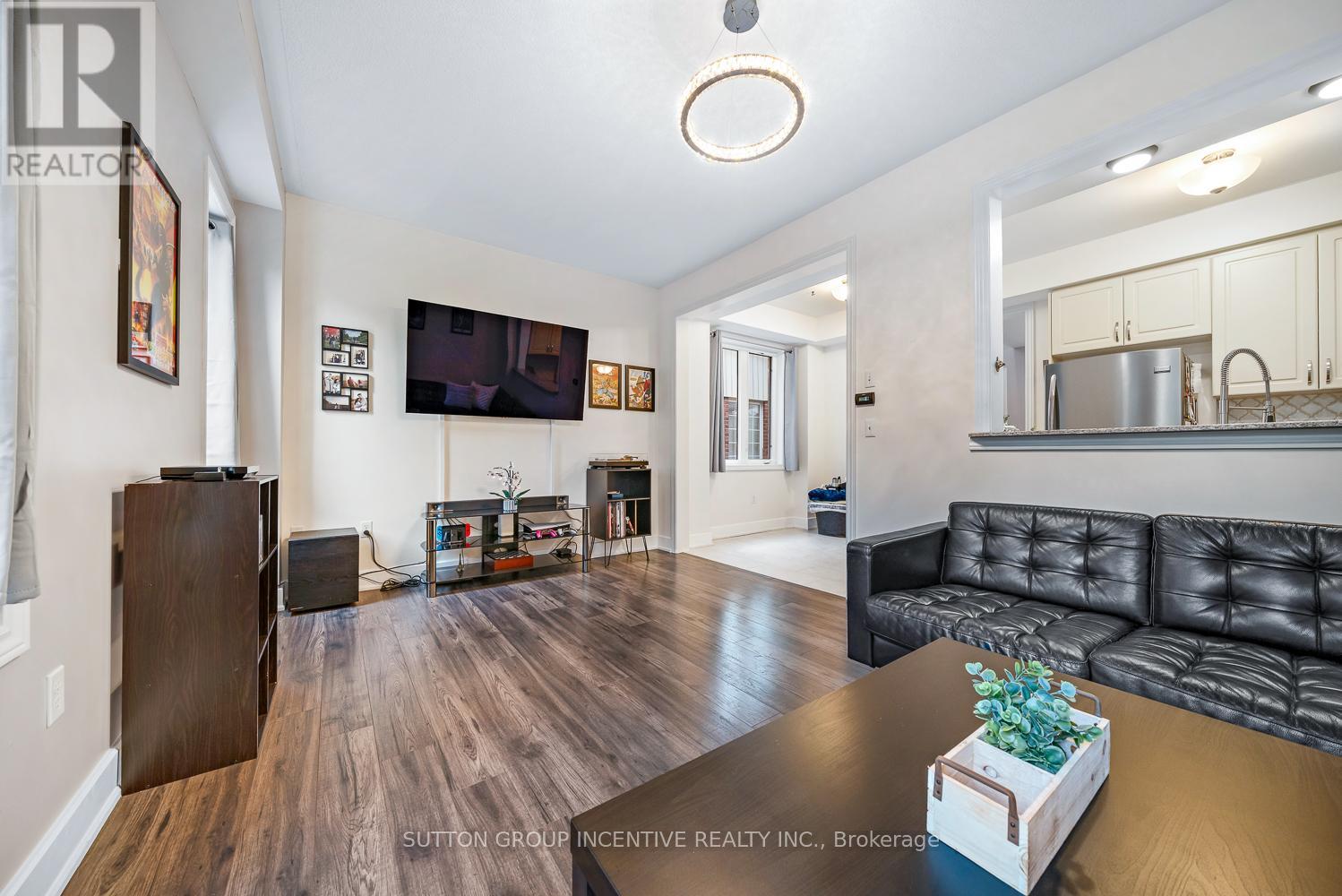 Photo 14 of 105 Collier Crescent, Essa ON