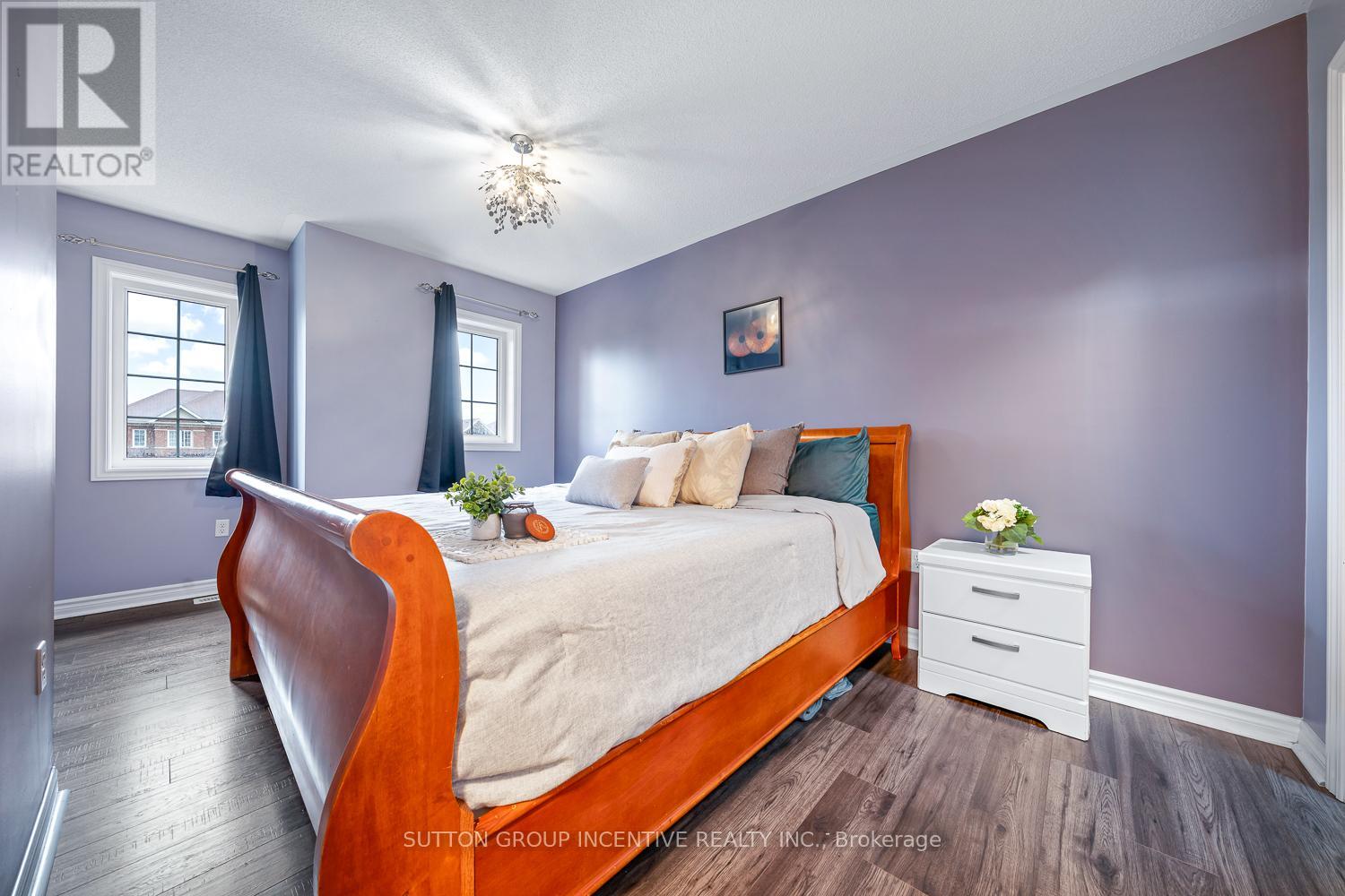 Photo 16 of 105 Collier Crescent, Essa ON