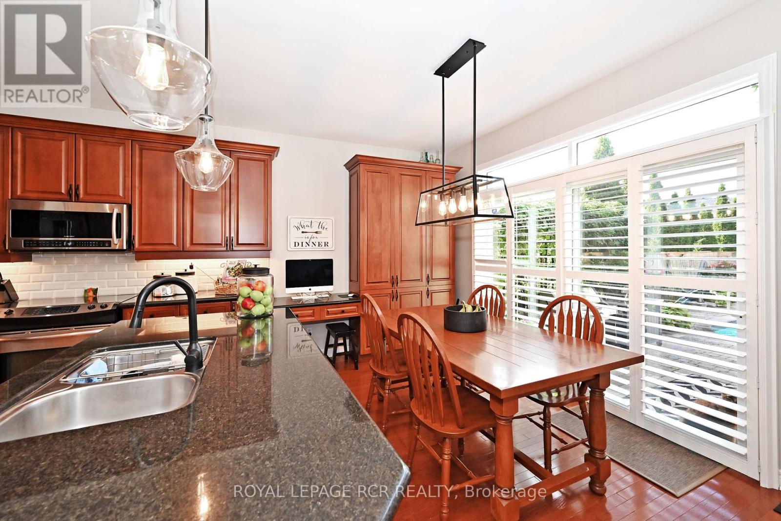 Photo 15 of 142 Regatta Avenue, Richmond Hill ON