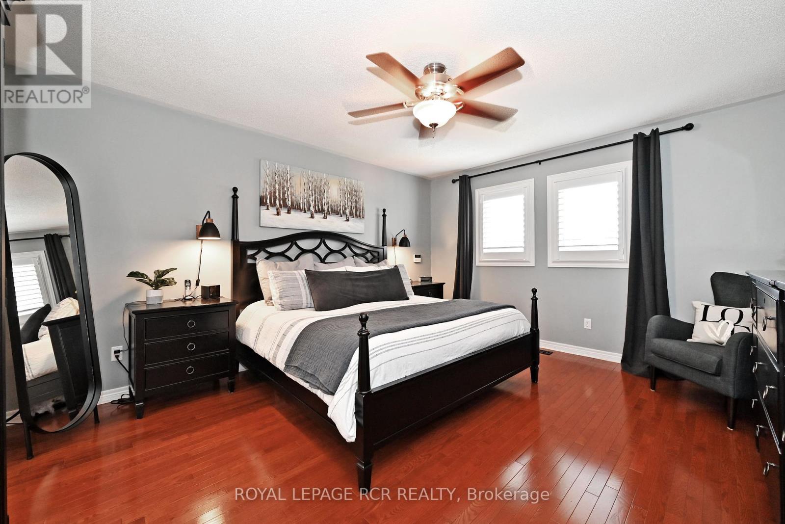 Photo 20 of 142 Regatta Avenue, Richmond Hill ON
