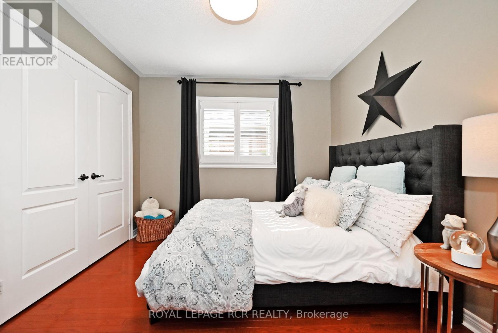 Photo 27 of 142 Regatta Avenue, Richmond Hill ON