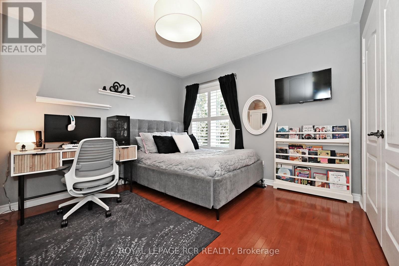 Photo 28 of 142 Regatta Avenue, Richmond Hill ON