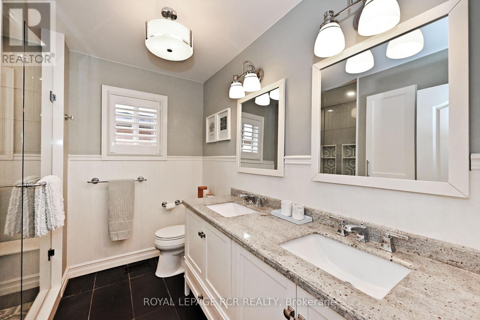 Photo 29 of 142 Regatta Avenue, Richmond Hill ON