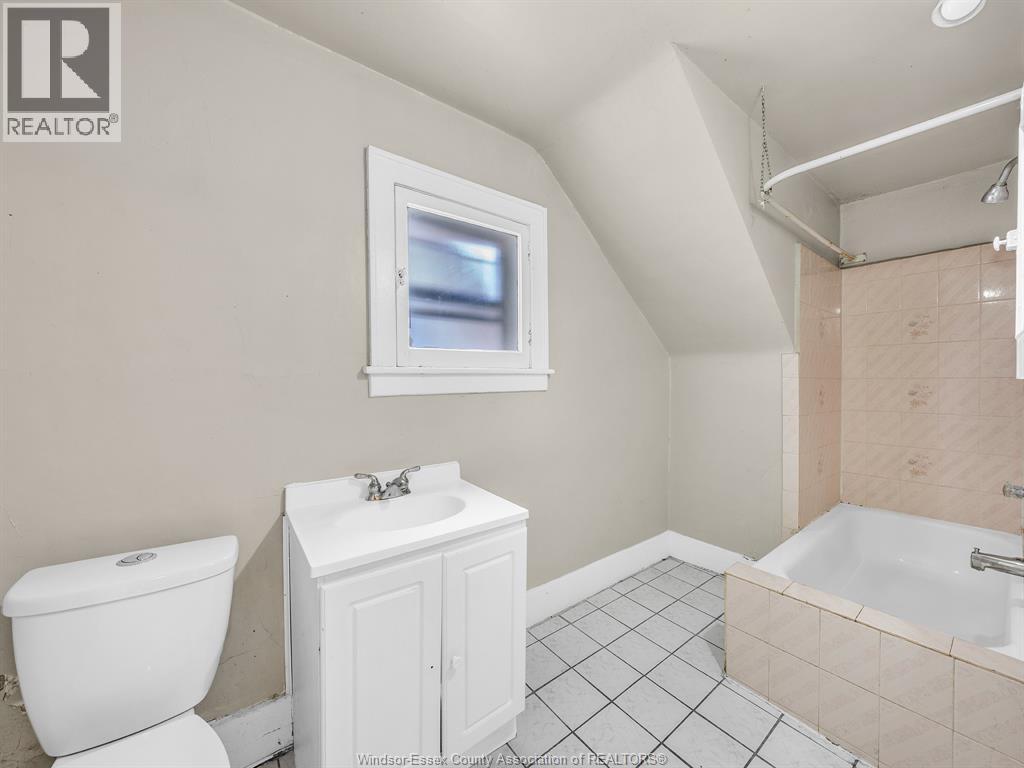 Photo 19 of 1137 Bruce Avenue, Windsor ON