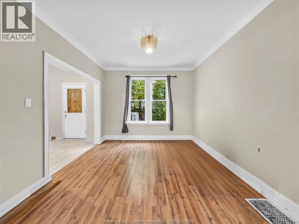 Photo 8 of 1137 Bruce Avenue, Windsor ON