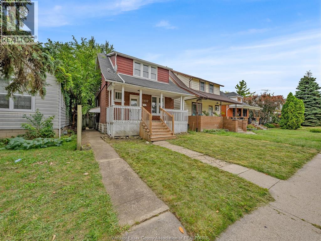 Photo 3 of 1137 Bruce Avenue, Windsor ON