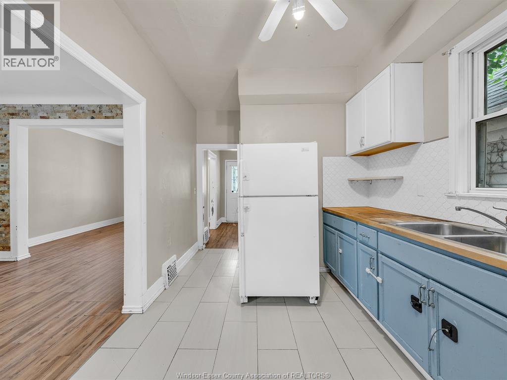 Photo 11 of 1137 Bruce Avenue, Windsor ON