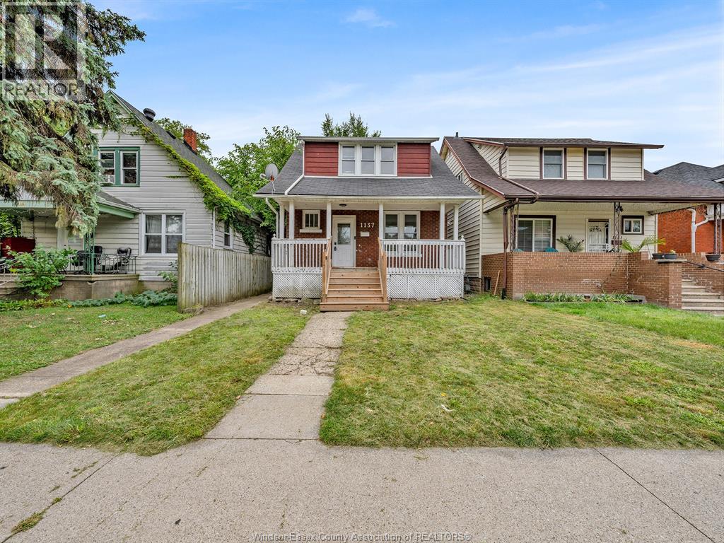 Photo 2 of 1137 Bruce Avenue, Windsor ON