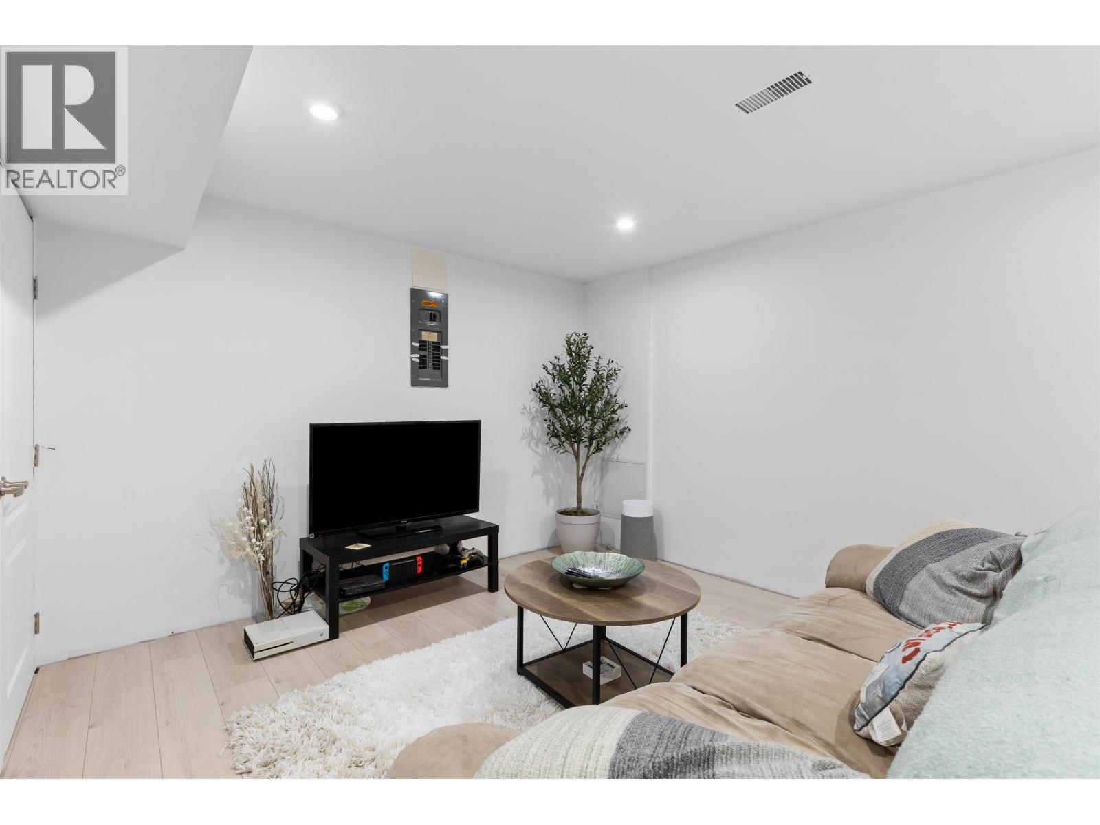 Photo 25 of 741 N Ninth Avenue, Williams Lake BC