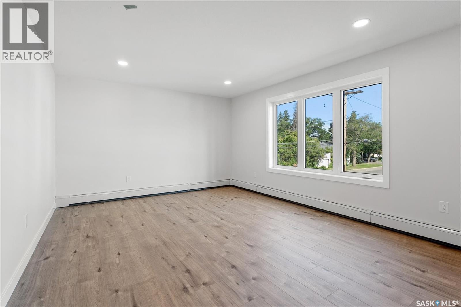 Photo 10 of 209 318 108th Street W, Saskatoon SK