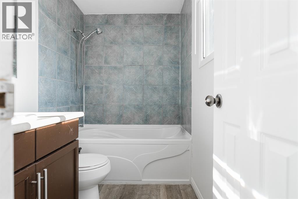 Photo 19 of 232 Caouette Crescent, Fort Mcmurray AB