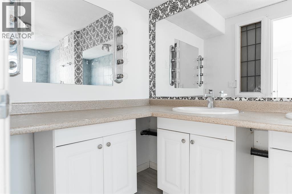 Photo 30 of 232 Caouette Crescent, Fort Mcmurray AB