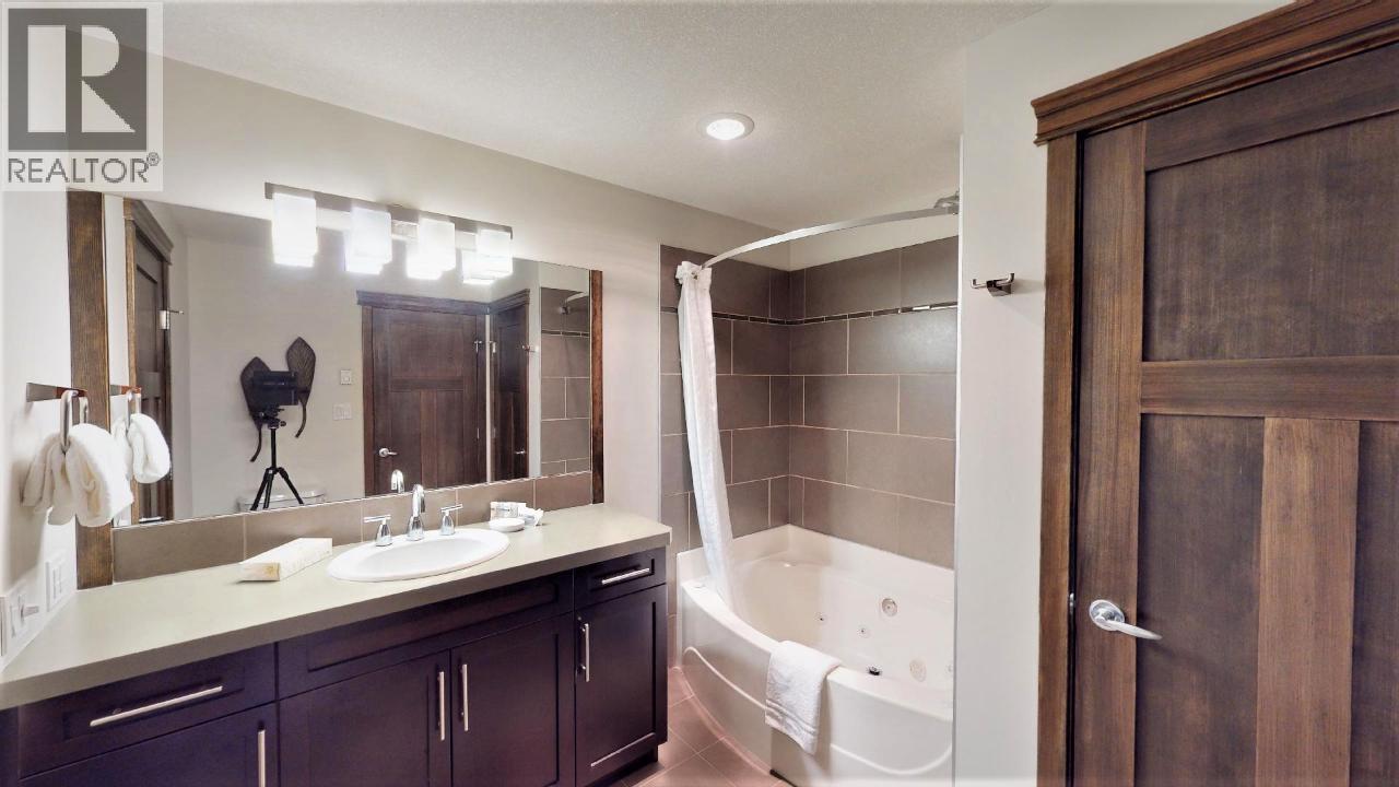 Photo 33 of 700 Bighorn Boulevard Unit 715 D, Radium Hot Springs BC