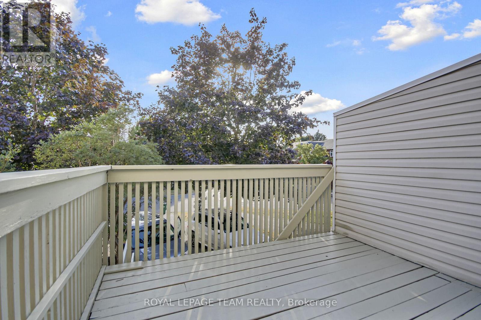 Photo 13 of 89 Thornbury Crescent, Ottawa ON