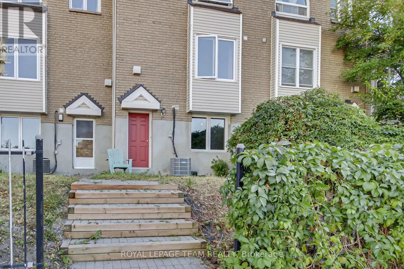 Photo 34 of 89 Thornbury Crescent, Ottawa ON