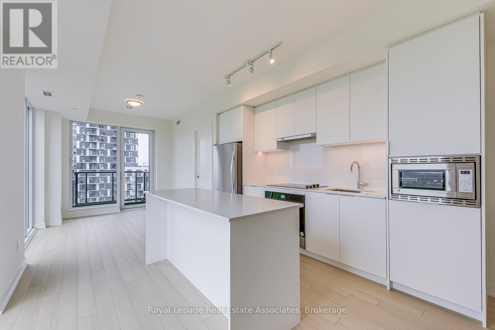 Photo 11 of 903 3079 Trafalgar Road, Oakville ON