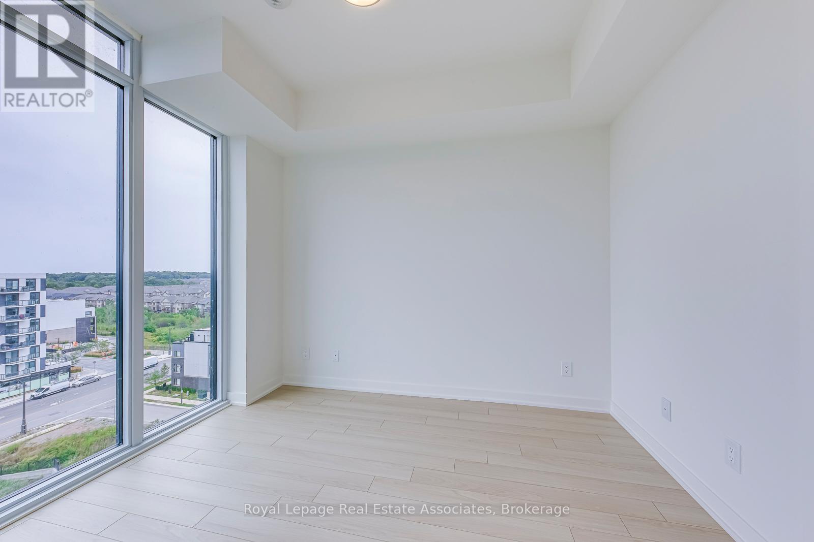 Photo 20 of 903 3079 Trafalgar Road, Oakville ON